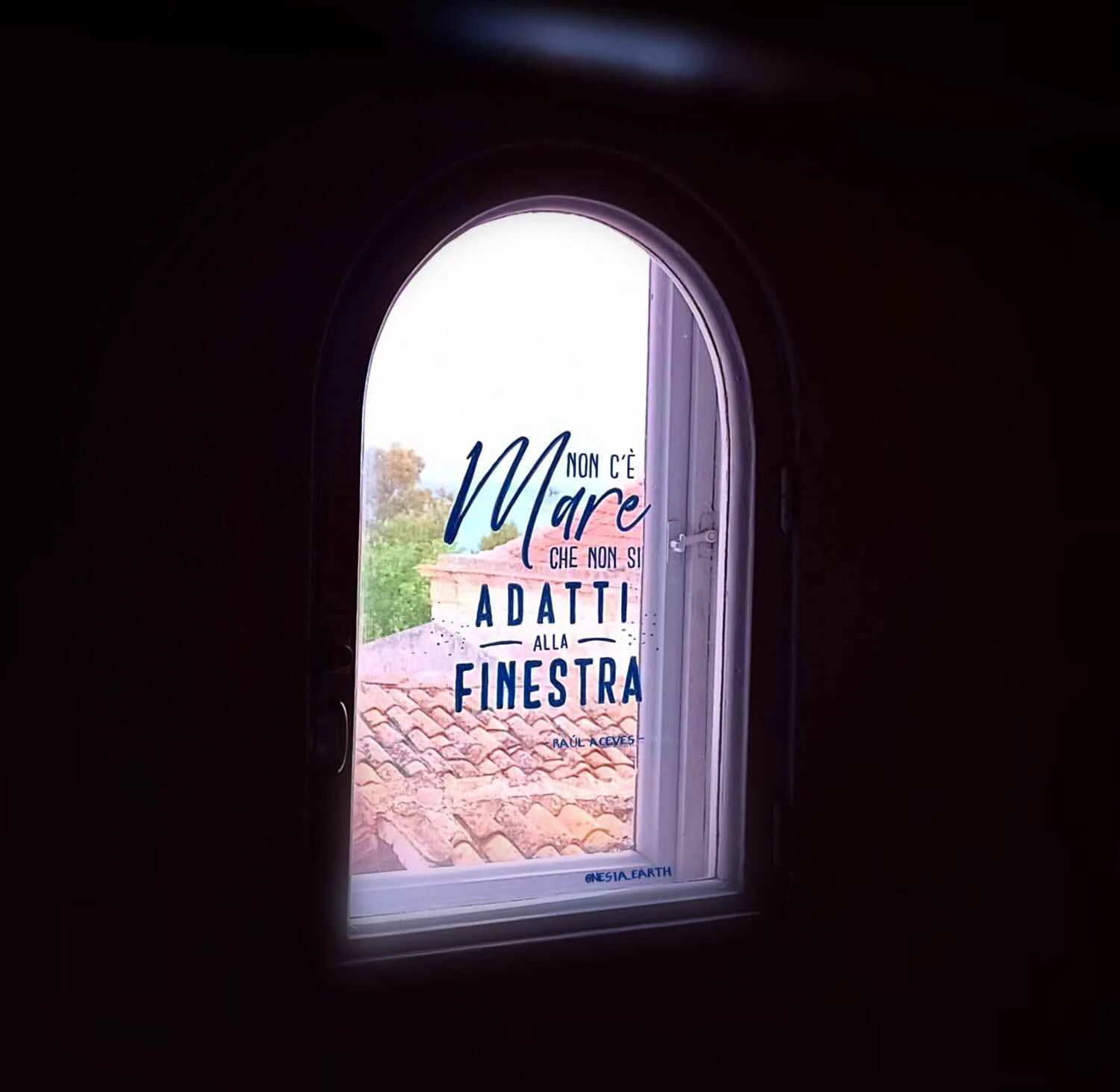 hand lettering on window painted by Nesia